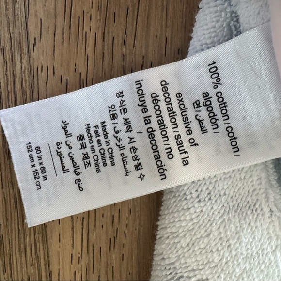 Lilly Pulitzer for Pottery Barn Teen Circa Beach Towel 60x60 Blue Pink - Picture 4 of 4